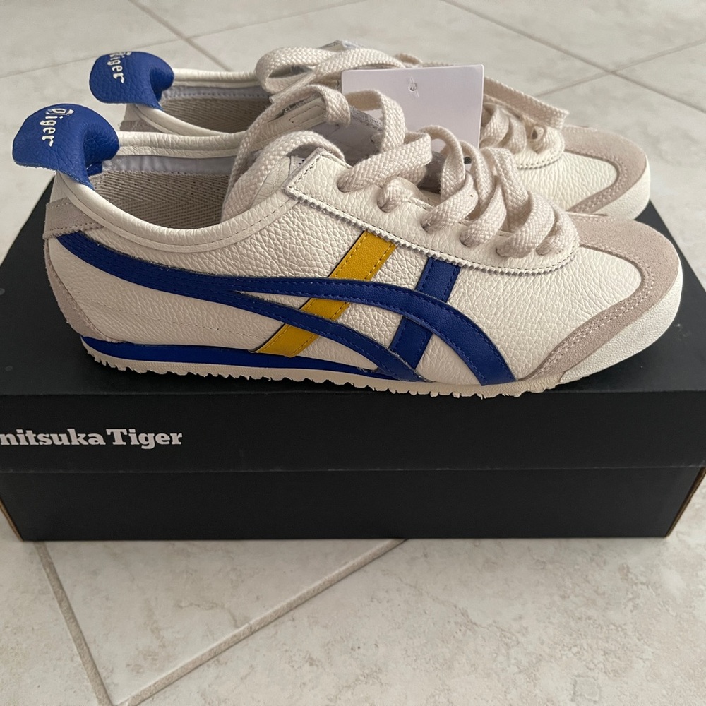 NWT Onitsuka Tiger by Asics, Mexico 66, Blue and Cream Sneakers, 5.5/36